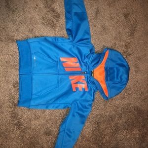 ❣️SOLD ❣️ Nike zip up 2T